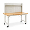 Mesa de trabajo móvil de bambú y acero con panel perforado